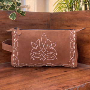 Premium Custom Boot Stitch Tan Suede Leather Makeup & Jewelry Box Set Organizador elegante para cosméticos y artículos esenciales de viaje - Product Image 2