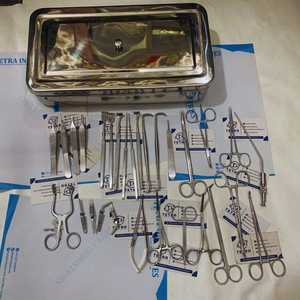 Juego de Instrumentos Quirúrgicos para Fístula Arteriovenosa (AV) de 30 Piezas, Acero Inoxidable, Instrumentos Quirúrgicos para Cirugía de Fístula Vascular, con Certificación CE - Product Image 1