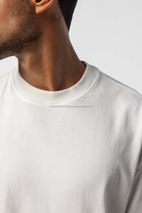 T-shirt décontracté pour homme, col rond, manches courtes, effet délavé, 100 % coton jersey tricoté, logo frontal, coupe oversize, couleur unie, respirant, 220g - Product Image 4