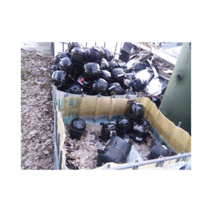 Compresor de Aire Acondicionado Dañado y Usado, Rico en Bobinados de Cobre para la Recuperación de Metales - Product Image 1