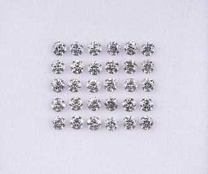 OM GEMS Diamante Natural Suelto de 2.0 MM, Corte Brillante de Color Claro, Certificado para Joyería - Product Image 1