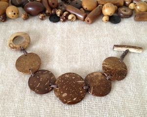 Accesorios de Artesanía de Cáscara de Coco, Colección Natural Hecha a Mano - Product Image 2