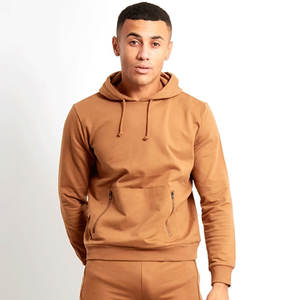 Conjunto Deportivo Personalizado de 2 Piezas, Estilo Urbano, Chaqueta Cortavientos con Ribete Reflectante de Nailon y Pantalones Deportivos - Product Image 4