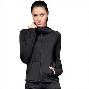 Veste de sport unie à capuche coupe ajustée Patch House, zippée, coupe-vent, respirante, séchage rapide, manches classiques, en polyester - Product Image 4