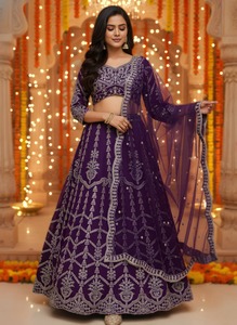 Ensemble Kurti brodé pour femme avec dupatta et pantalon, travail de sequins et de zari pour les mariages et les occasions festives - Product Image 3