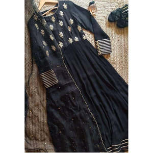 Robes de soirée élégante robe Anarkali pour les fêtes avec un travail de broderie complexe - Product Image 3