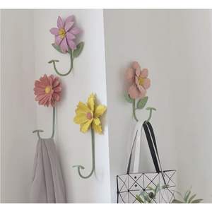 Ganchos de Pared Florales de Hierro Fundido Resistentes |   Gancho para Plantas de Metal Pintado Estilo Nórdico, Organizador Decorativo de Hierro Multicolor para Comercios - Product Image 1