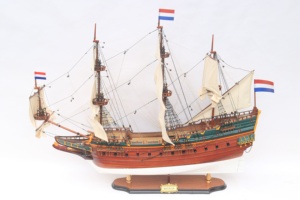 Modèle de bateau à voile en bois fait main - Modèle réduit de la célèbre navire hollandais East Indiaman, décoration pour la maison ou le bureau, Batavia peinte - Product Image 4