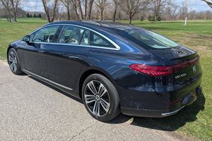 Voiture d'occasion parfaite, propre, Mercedes-Benz EQS 450 berline 2022, prête à être expédiée - Product Image 5