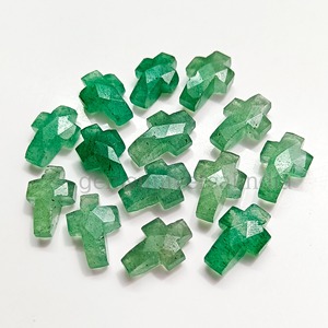 Cruz de Cuarzo Verde Fresa Natural de 15mm Tallada a Mano, Piedra Preciosa Suelta para Joyería, Precio al por Mayor, Venta a Granel - Product Image 3