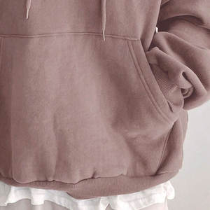 Sudadera de mujer al por mayor OEM, superventas, de invierno, informal, con lavado ácido, logo bordado, patrón de parche, bolsillo canguro y hombros caídos - Product Image 5