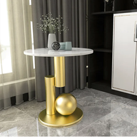 Table d'appoint de luxe moderne en acier avec design innovant en forme de boule, écologique, faite à la main, durable, multifonctionnelle, pour la maison et l'hôpital