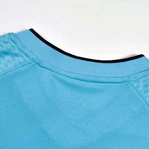 Conjunto de Uniformes de Fútbol Personalizados al Por Mayor, Uniformes de Fútbol Transpirables de Secado Rápido para Entrenamiento de Equipos, Fabricante OEM en Pakistán - Product Image 3