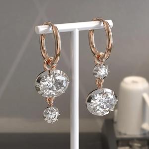 Boucles d'oreilles pendantes de luxe en or 14 carats avec diamant de laboratoire ovale 4,5 carats certifié IGI, clarté VS1, style minimaliste, 30 mm, fermeture bouton, pour femme - Product Image 4