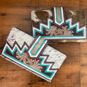 Nouveau Western élégant cheveux sur peau couleur usiné fourrure cuir pochette femmes conçu sac à main vente chaude en cuir usiné portefeuille Unique - Product Image 3