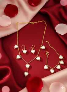 Juego de Joyería de Plata de Ley 925 Chapada en Oro de 14K con Delicado Corazón y Perla, Collar, Aretes y Pulsera, Elegante Regalo - Product Image 2