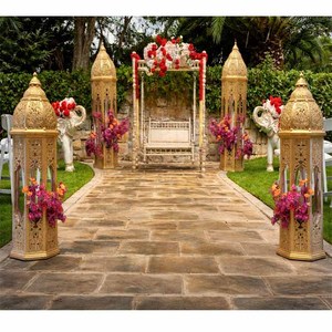 Décoration de balançoire de mariage extérieure haut de gamme avec éléphants et lampes – Achetez en gros des lampes marocaines exclusives en FRP pour la décoration de Nika'ah musulmane au Royaume-Uni - Product Image 1