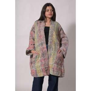 เสื้อแจ็คเก็ตผ้าฝ้ายอินเดีย Kantha ฟรีไซส์ ทำมือ เสื้อโค้ท Kantha แบบเย็บต่อผ้าสไตล์วินเทจ โบโฮ แจ็คเก็ตปะติดปะต่อสำหรับผู้หญิง เสื้อคลุมฤดูหนาวสไตล์โบฮีเมียน - Product Image 2