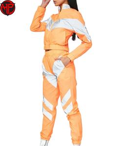 Ensemble survêtement coupe-vent en nylon personnalisé pour femmes, vêtements de sport respirants, résistants à l'eau, couleur personnalisée, survêtement coupe-vent en nylon - Product Image 2