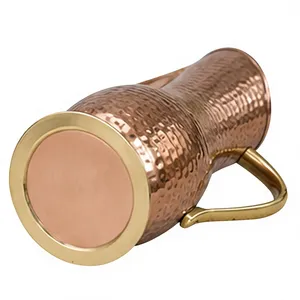 Jarra de Cobre Martillado con Asa de Latón, Estilo Vintage, para Bebidas, Ayurvédica, Saludable, Intrincadamente Trabillada, Vajilla de Cobre - Product Image 1