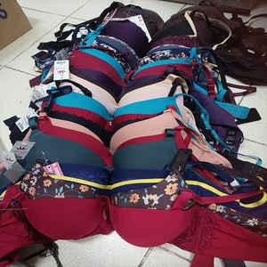 Soutien-gorge de sport en Spandex/Polyester de qualité supérieure, écologique, grande taille, à maintien élevé, sans coutures, séchage rapide, motif uni découpé - Product Image 2