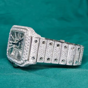 Reloj de Lujo para Hombre con Diseño Cuadrado de Alta Gama, Cristal de Cuarzo, Moissanita VVS Dorada, Esfera de Cristal, Resistente al Agua, con Diamantes Incrustados, ODM/OEM - Product Image 1