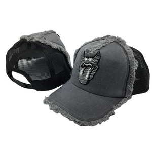 Gorras Trucker Personalizadas Sin Pedido Mínimo, Bordado 3D, Diseño Chrome Heart, Denim, 5 Paneles, Visera Plana, Casual para Exteriores, 100% Algodón - Product Image 4