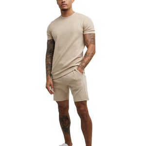 Produit en promotion, nouvelle arrivée, ensemble t-shirt et short pour homme, manches courtes, été, couleurs contrastées, ensemble homme en coton respirant - Product Image 1