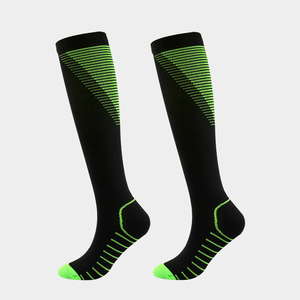 Chaussettes de sport performantes, extensibles, respirantes, confortables, durables, structure anti-humidité pour la course, l'entraînement, le sport et le quotidien - Product Image 6