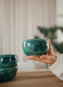 ชามเซรามิกดีไซน์เนอร์เคลือบหยกสีเขียวเข้ม รูปทรงโค้งมนเรียบเนียน ปลอดภัยสำหรับอาหาร แข็งแรงทนทาน เหมาะสำหรับการรับประทานอาหารที่ทันสมัยอย่างมีระดับ - Product Image 5