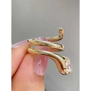 แหวนเพชรแล็บโกรว์ดีไซน์งู ทองคำแท้ 14K ประดับเพชร 3 เม็ด แบบหนามเตย รับรองโดย IGI สไตล์มินิมอล ลายสัตว์ ของขวัญวันครบรอบ - Product Image 1