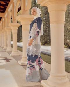 ชุดบาจูคูรุงปักลายดอกไม้ แต่งลูกไม้ ยาวถึงข้อเท้า บริการ OEM แบบมืออาชีพ มาเลเซีย SIPO ชุดสุภาพแบบสั่งตัด ผ้าเครป สำหรับผู้หญิง - Product Image 4