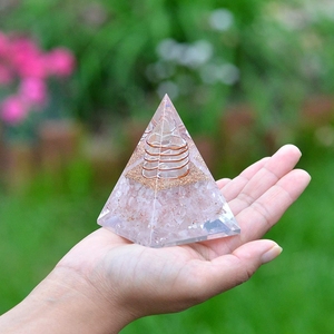 Pirámide de Orgón de Cuarzo Rosa Hecha a Mano, Artesanía con Piedras Preciosas, Pirámide de Alambre de Cobre y Cristal para Decoración del Hogar - Product Image 2