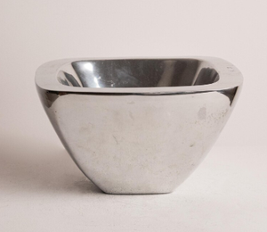 Frutero Cuadrado Plateado Moderno, Recipiente Decorativo de Aluminio Pulido, Elegante Plato de Almacenamiento para Mesa, Decoración Contemporánea - Product Image 6