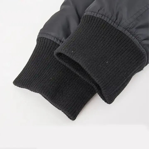 Ropa de Hombre Personalizada de Lujo - Chaqueta Bomber Personalizable 100% Algodón Puro para Hombre - Chaqueta Suave y Transpirable para Todas las Temporadas - Product Image 5