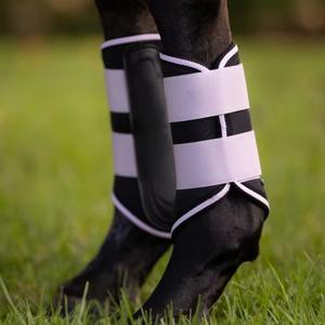 Botas de Protección Ligeras y Duraderas para Caballos, Soporte para Tendones, Ajuste Ajustable para Entrenamiento y Competiciones, Personalizables en Neopreno/Cuero - Product Image 5