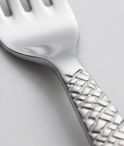 Ensemble de couverts modernes en acier inoxydable avec poignées texturées, finition mate, passe au lave-vaisselle, collection de couverts pour mariage - Product Image 2
