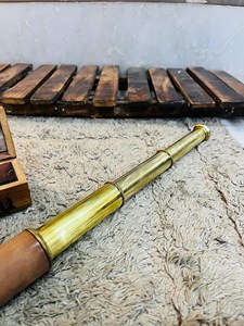 Telescopio Antiguo de Cuero y Latón con Caja de Madera - Marina Real 1915, Temas de Animales y Religiosos de Londres - Product Image 4