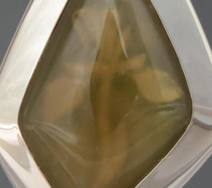Collier pendentif géométrique avec incrustation de perles d'eau douce, plaqué argent, acier inoxydable, design minimaliste, unisexe, à porter au quotidien - Product Image 2