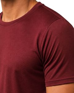 เสื้อยืดออกกำลังกายผู้ชายสีแดงเบอร์กันดีแบบกำหนดเอง แห้งเร็ว ระบายอากาศได้ดี เหมาะสำหรับออกกำลังกาย วิ่ง เล่นกีฬา ผลิตจากโพลีเอสเตอร์ - Product Image 5