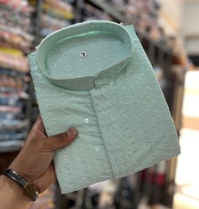 Kurta Larga de Rayón para Hombre con Lentejuelas Chikankari – Ropa Étnica Tradicional India para Bodas y Festivales - Product Image 1