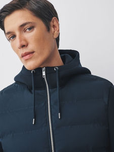 Chaqueta Acolchada con Capucha para Hombre, Logotipo Personalizado, Suministro de Fábrica, 100% Poliéster, Ligera, Cálida, Acolchada, Resistente al Viento, Transpirable, Estilo Vintage, Invierno - Product Image 3