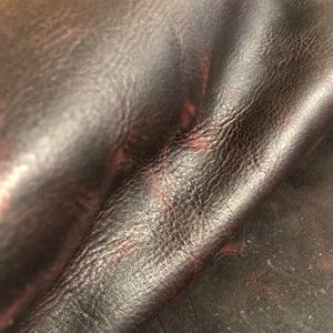 Cuero ISONZ: Piel de vacuno curtida al aceite, resistente a las manchas, con acabado pulido y patrón, ideal para bolsos, zapatos, cinturones y sofás. - Product Image 2