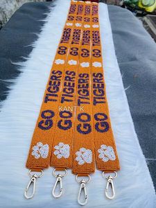 Sangle de sac à main perlée fabriquée à la main avec perles colorées parfaite pour les sacs à bandoulière fourre-tout élégants et les sacs à main de créateur - Product Image 3