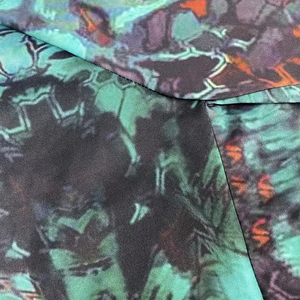 เสื้อตกปลาแขนยาวมีฮู้ดสำหรับผู้ชาย UPF 50 พิมพ์ลายแบบ Sublimation ป้องกันรังสียูวี สีเขียวอมแดง ลายพิมพ์แบบ Pullover - Product Image 5