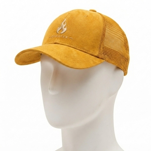 Casquette de baseball pour homme jaune moutarde, style trucker, avec logo One Apex brodé, en coton, dos en maille, réglable, style streetwear décontracté - Product Image 3