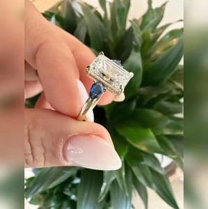 Bague de luxe en diamant de laboratoire taille émeraude en argent sterling 925 pour femme, idéale pour les fiançailles, les mariages et les cadeaux d'anniversaire - Product Image 5