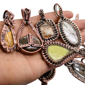 Pendentif en fil de cuivre avec pierres précieuses mélangées, pendentif en fil de cuivre, pendentif artisanal de qualité supérieure, lot de pendentifs en cuivre mélangé. - Product Image 1