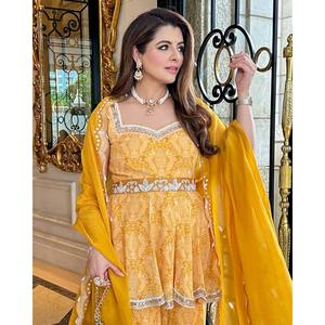 Salwar Kameez en polyester de créateur - Haut, bas et dupatta pour tenue de soirée - Product Image 2