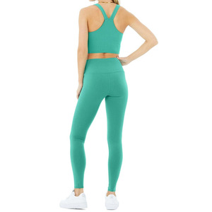 Conjunto de Yoga Verde para Mujer, 2 Piezas, Top Corto Sin Costuras, Pantalones Cortos de Cintura Alta, Escote Redondo Completo, Espalda Cruzada, Elástico en Cuatro Direcciones, para Entrenamiento y Fitness - Product Image 4